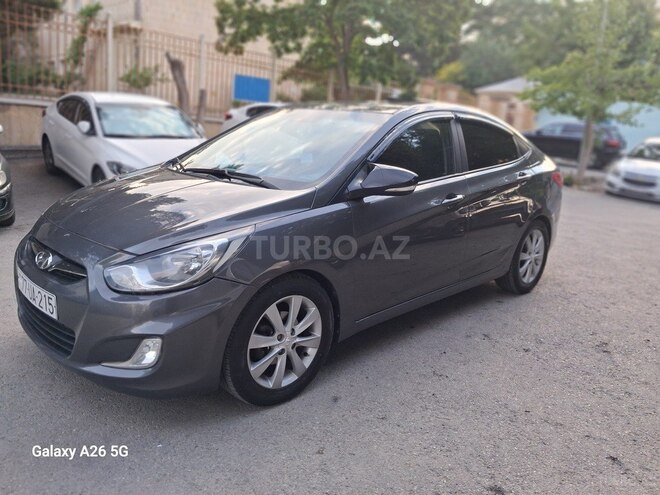 Hyundai Accent-10