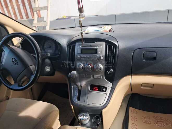Hyundai H-1-9
