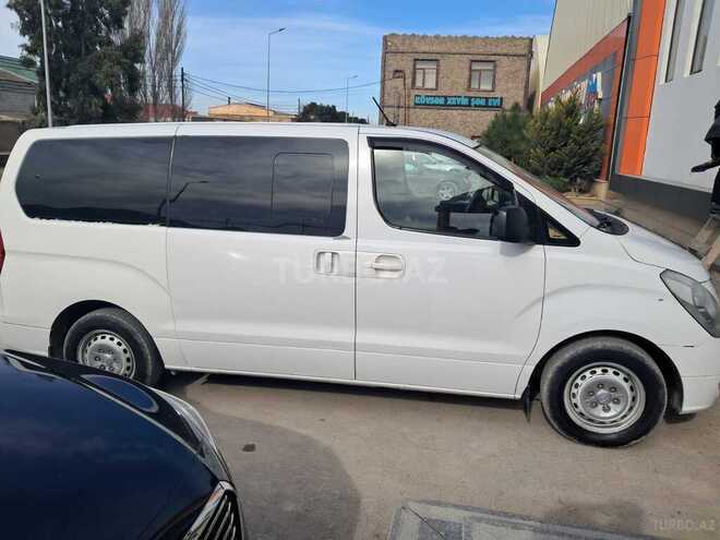 Hyundai H-1-2