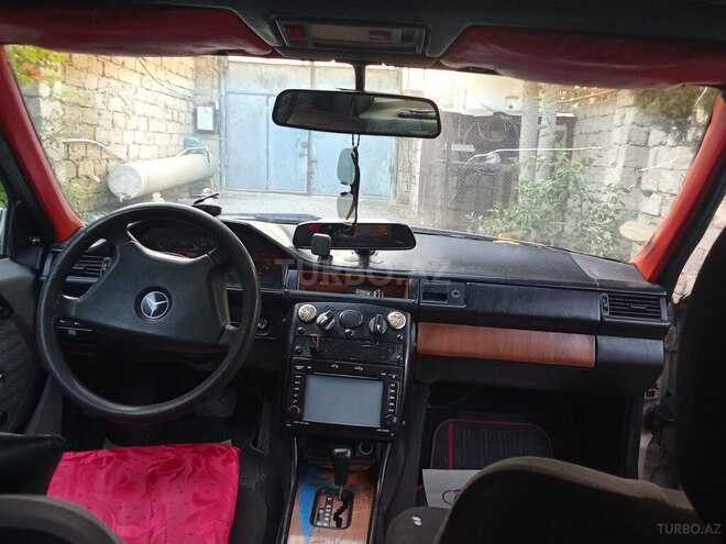 Mercedes 230 E-3