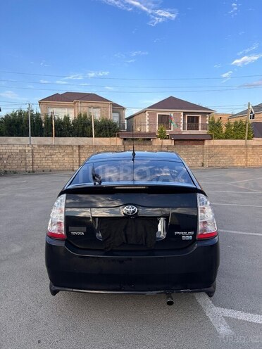 Toyota Prius-5