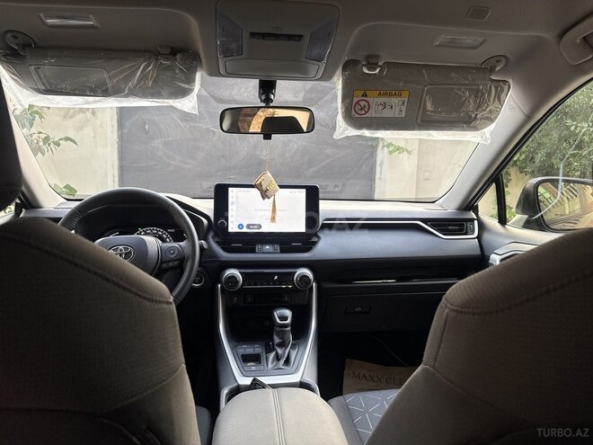 Toyota RAV4-8