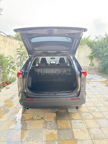 Toyota RAV4-9