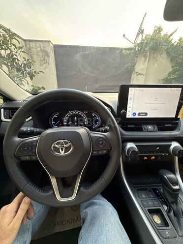 Toyota RAV4-11