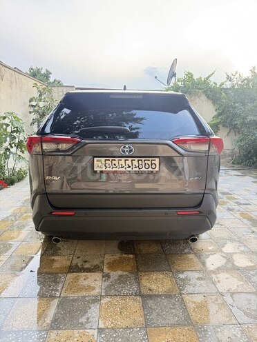 Toyota RAV4-4