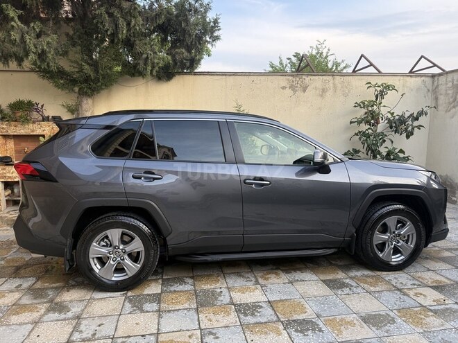 Toyota RAV4-5