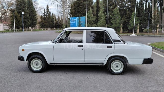 LADA (VAZ) 2107-2