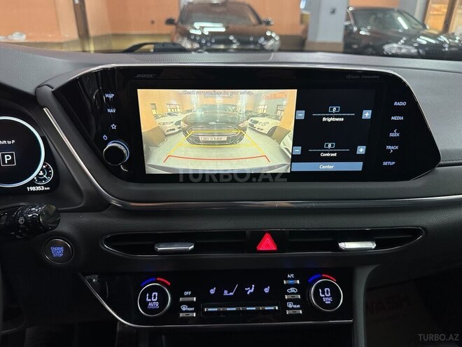 Hyundai Sonata-12