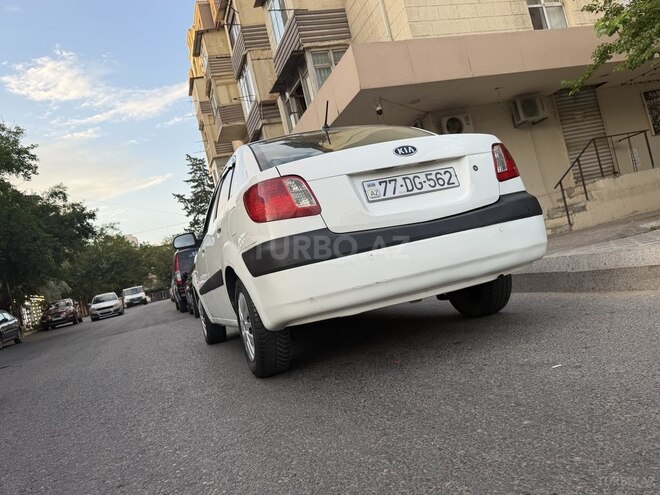 Kia Rio-10