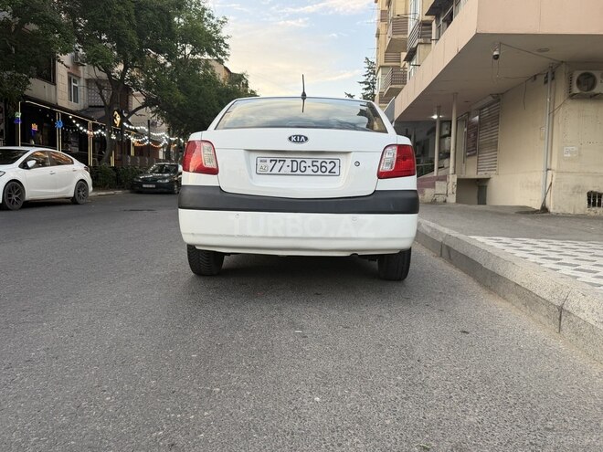Kia Rio-11
