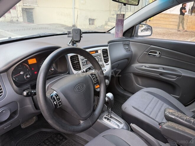 Kia Rio-12