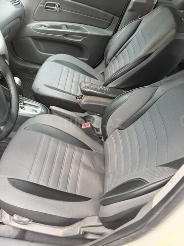 Kia Rio-9