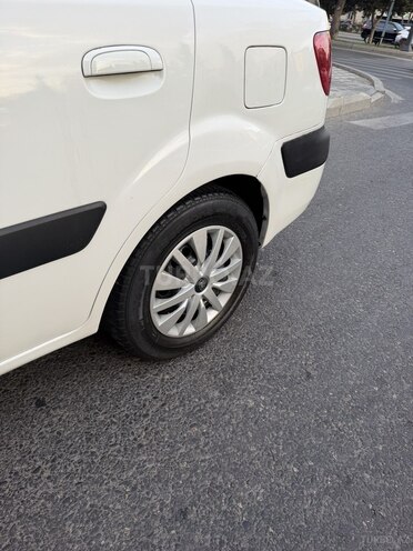 Kia Rio-21