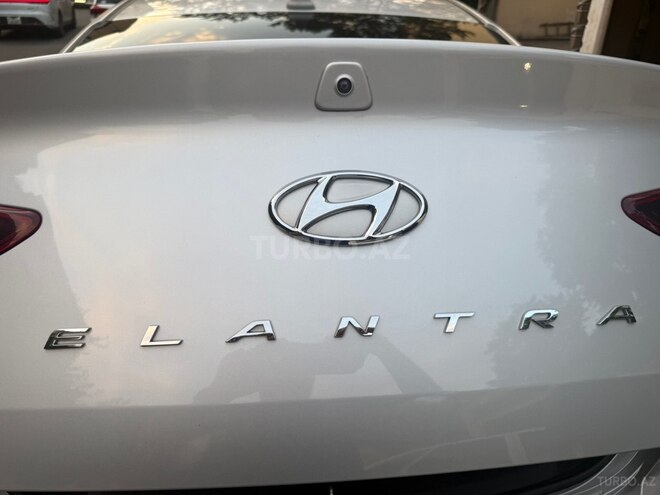 Hyundai Elantra-9