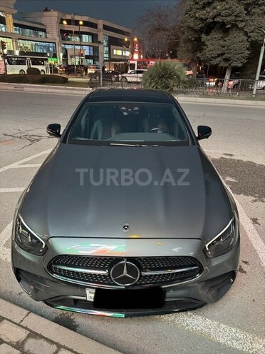 Mercedes E 300 e 4MATIC-16