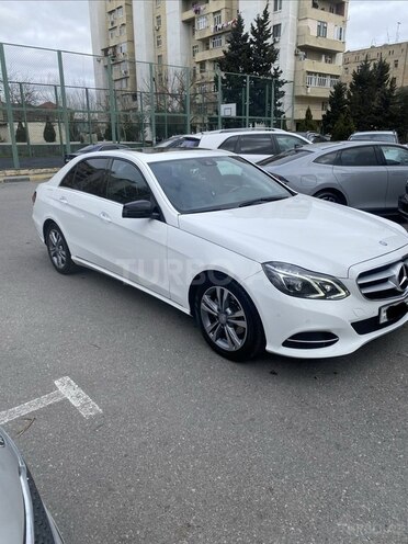 Mercedes E 220-3
