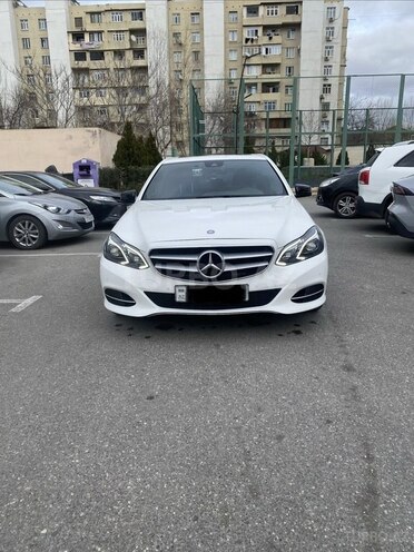 Mercedes E 220-1