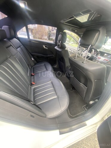 Mercedes E 220-13
