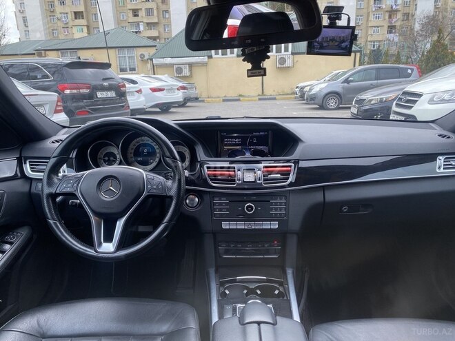 Mercedes E 220-6
