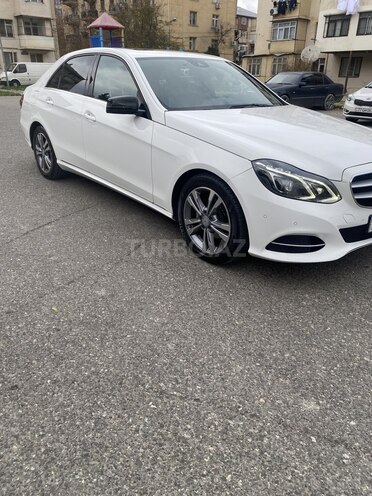 Mercedes E 220-12