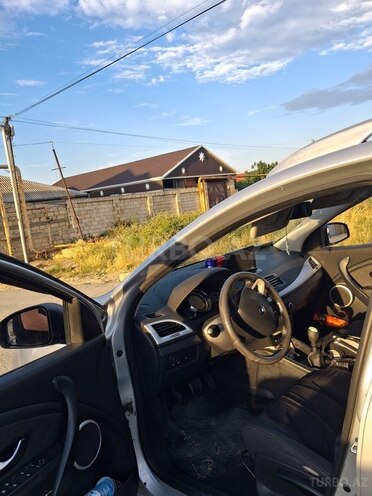 Renault Megane-5