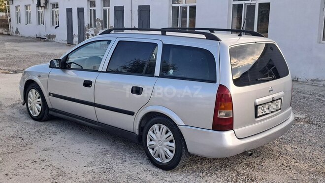 Opel Astra-11