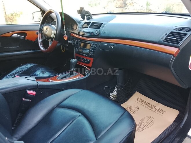 Mercedes E 220-18