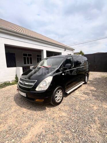 Hyundai H-1-2
