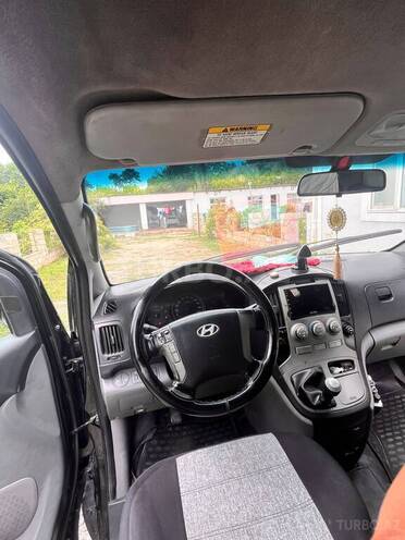 Hyundai H-1-9