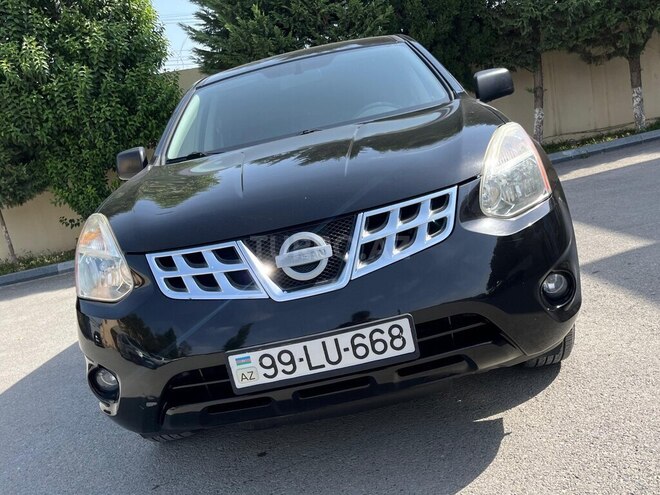 Nissan Rogue-1