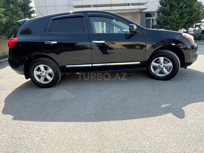 Nissan Rogue-5