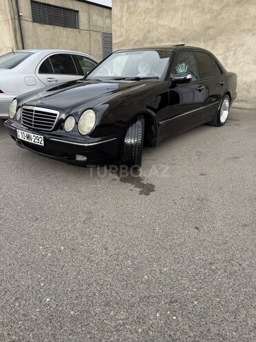 Mercedes E 320-3