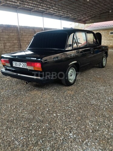 LADA (VAZ) 2107-2