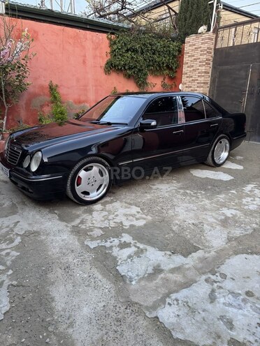 Mercedes E 320-4