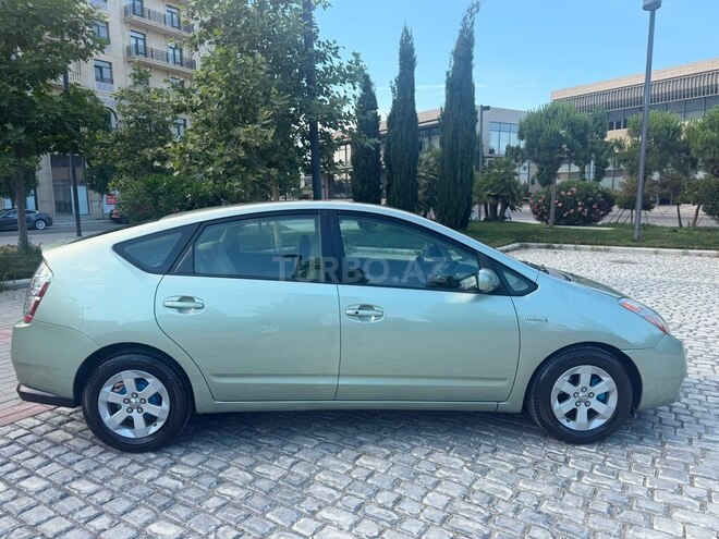 Toyota Prius-4