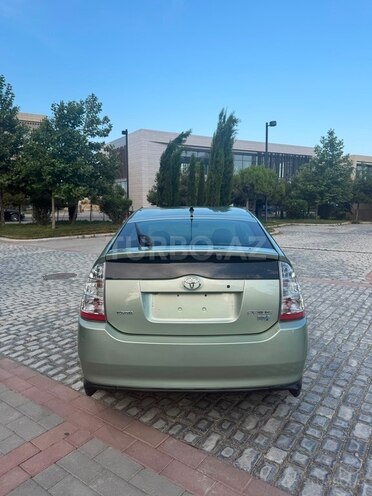 Toyota Prius-8