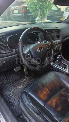 Kia Optima-4