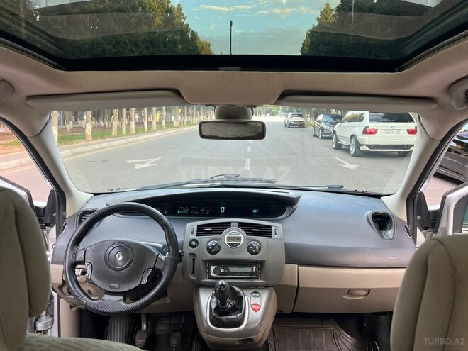 Renault Scenic-11