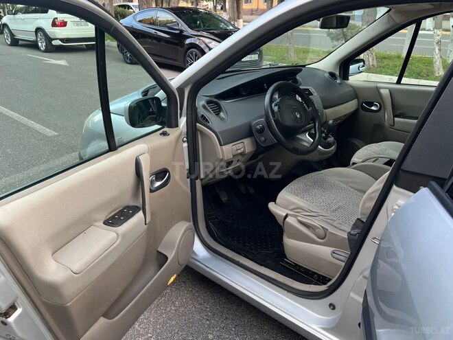 Renault Scenic-10