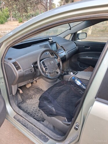 Toyota Prius-5