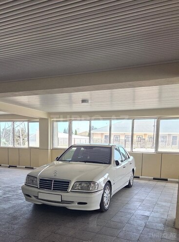 Mercedes C 240-1