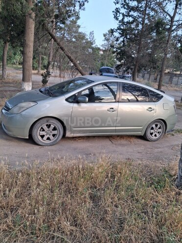 Toyota Prius-3