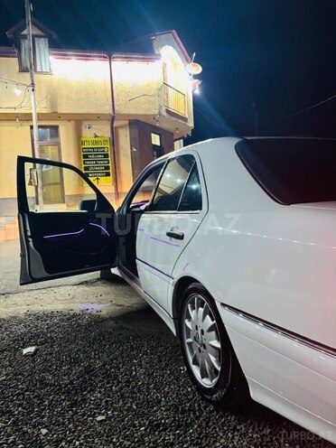 Mercedes C 240-11