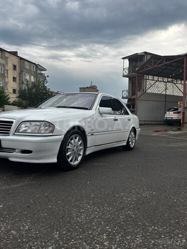 Mercedes C 240-10