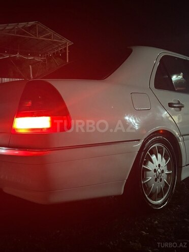 Mercedes C 240-13