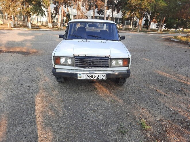 LADA (VAZ) 2107-1