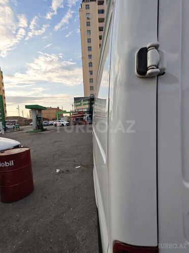 Ford Transit-5