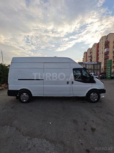 Ford Transit-6