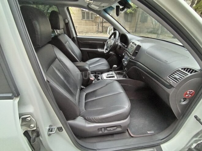 Hyundai Santa Fe-11