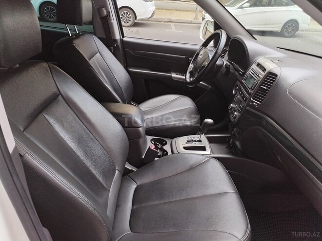 Hyundai Santa Fe-12